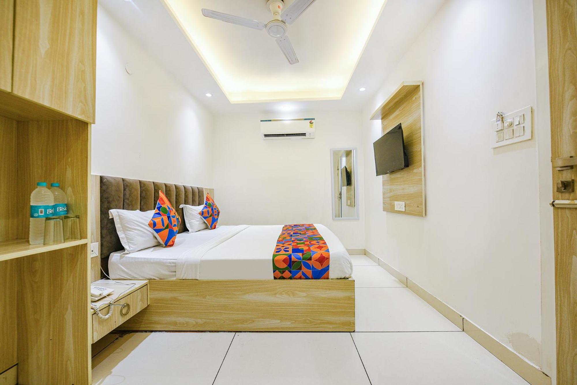 Fabhotel Luxury Inn Near Adarsh Nagar Metro Delhi  Esterno foto
