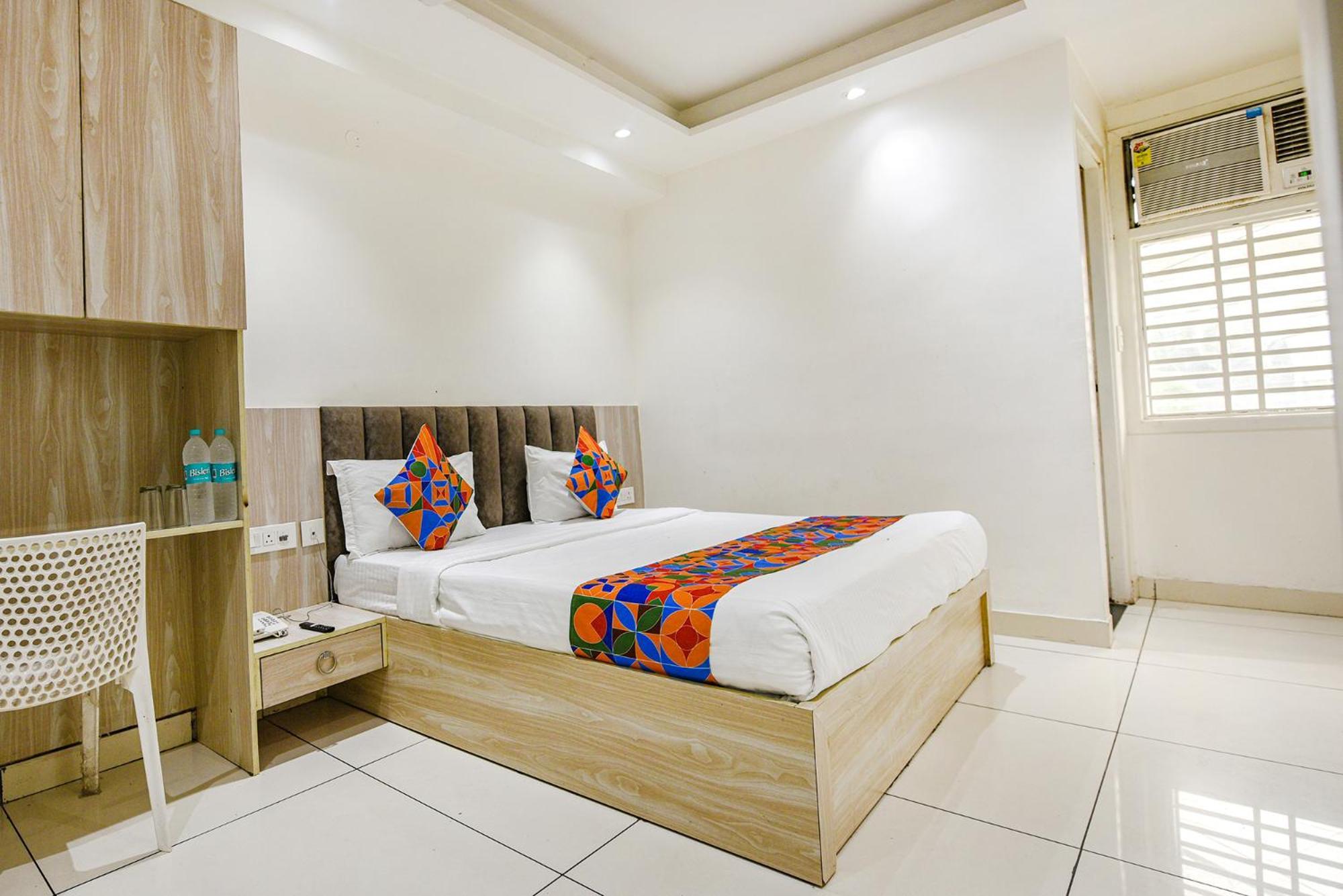 Fabhotel Luxury Inn Near Adarsh Nagar Metro Delhi  Esterno foto