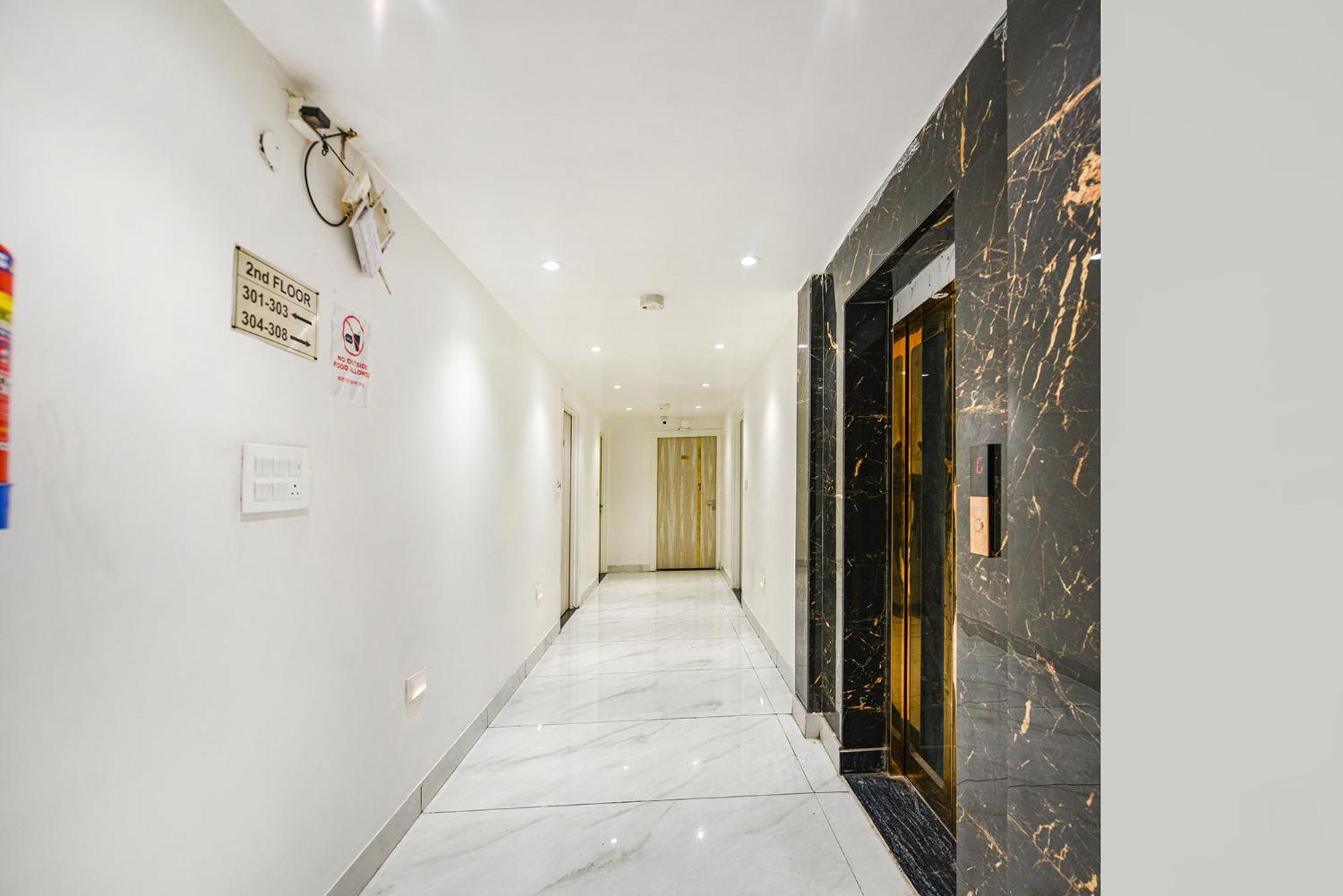 Fabhotel Luxury Inn Near Adarsh Nagar Metro Delhi  Esterno foto
