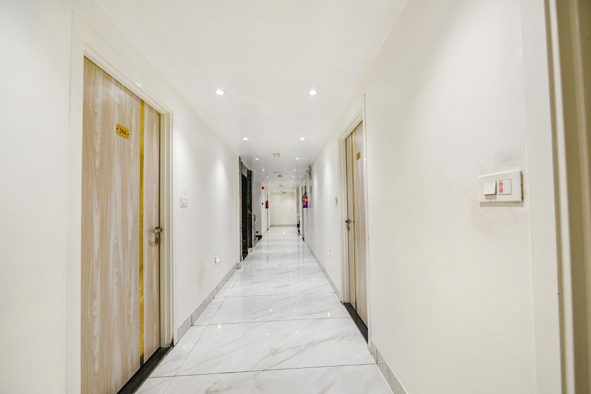 Fabhotel Luxury Inn Near Adarsh Nagar Metro Delhi  Esterno foto