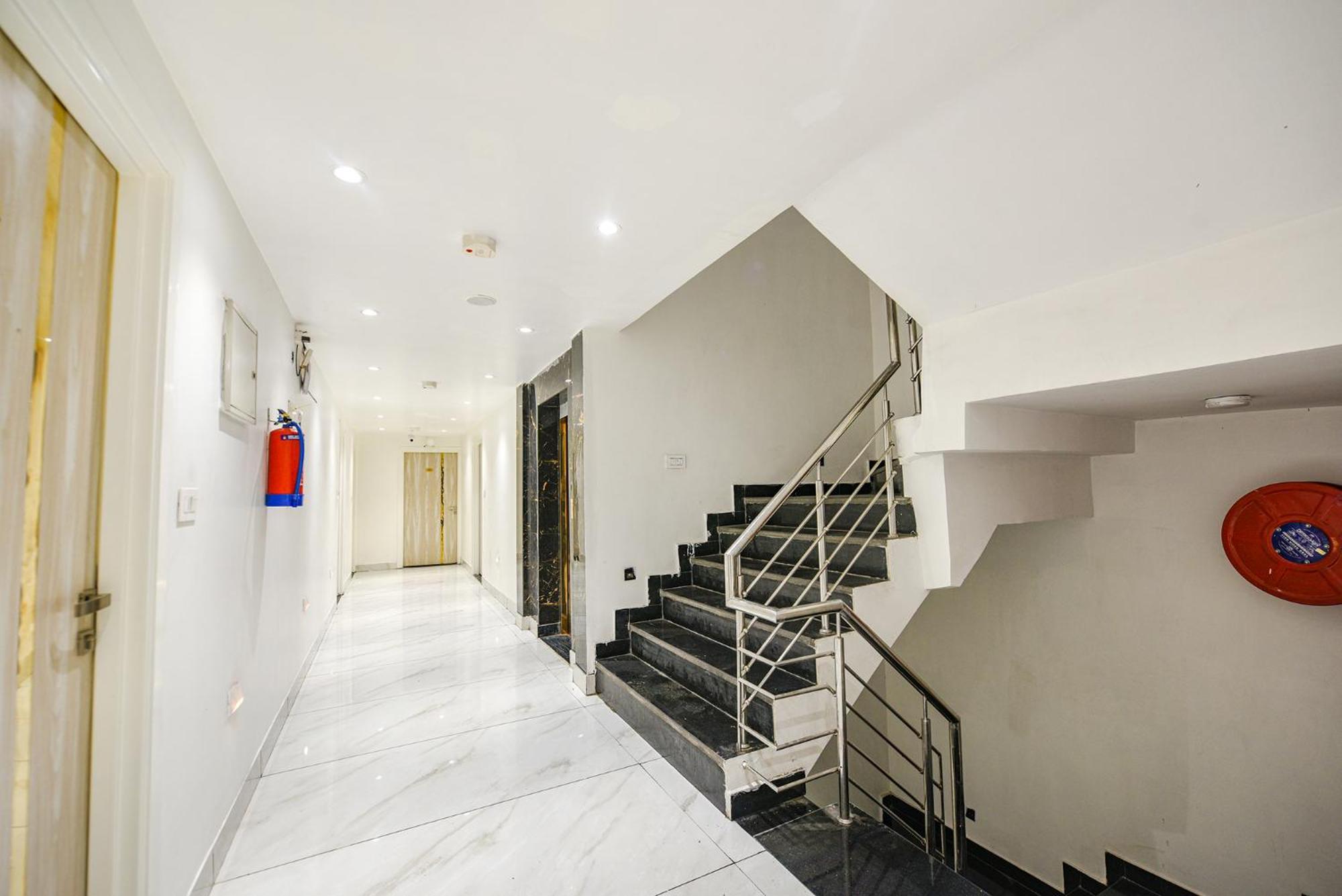 Fabhotel Luxury Inn Near Adarsh Nagar Metro Delhi  Esterno foto