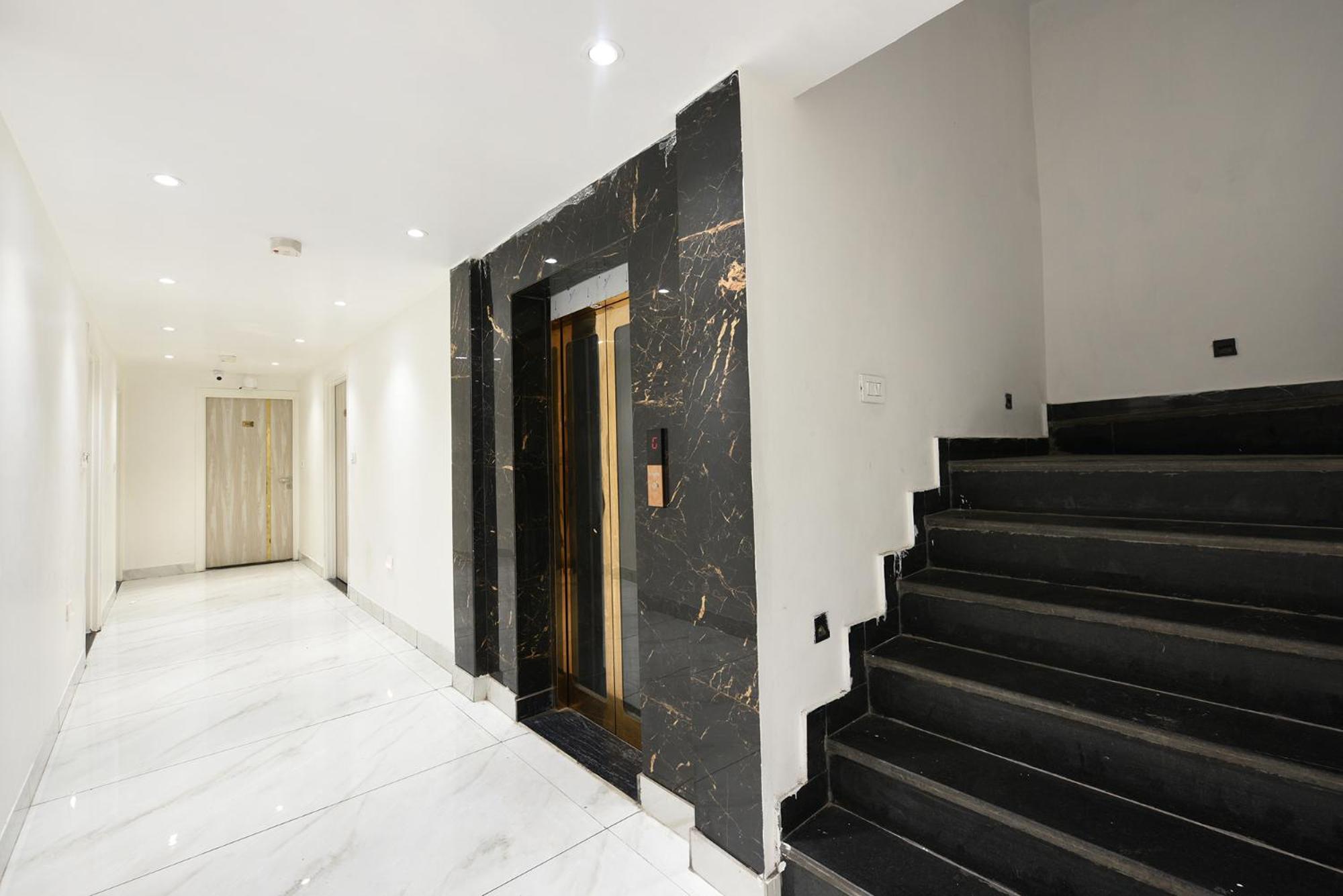 Fabhotel Luxury Inn Near Adarsh Nagar Metro Delhi  Esterno foto