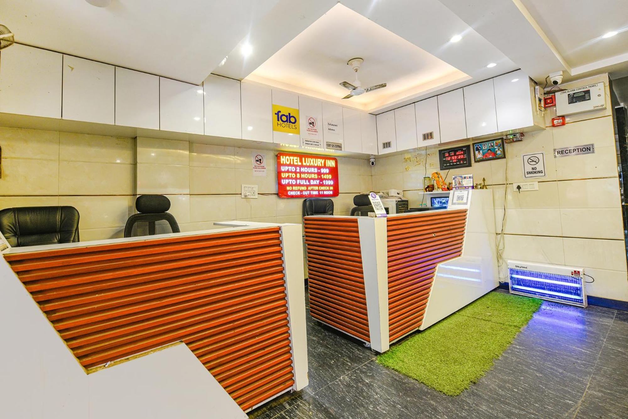 Fabhotel Luxury Inn Near Adarsh Nagar Metro Delhi  Esterno foto